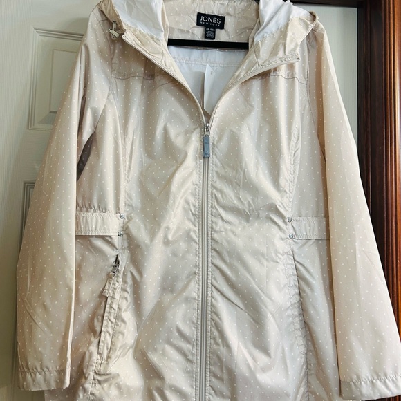 Jones New York Windbreaker and Rain Jacket. New With Tags - Picture 2 of 9